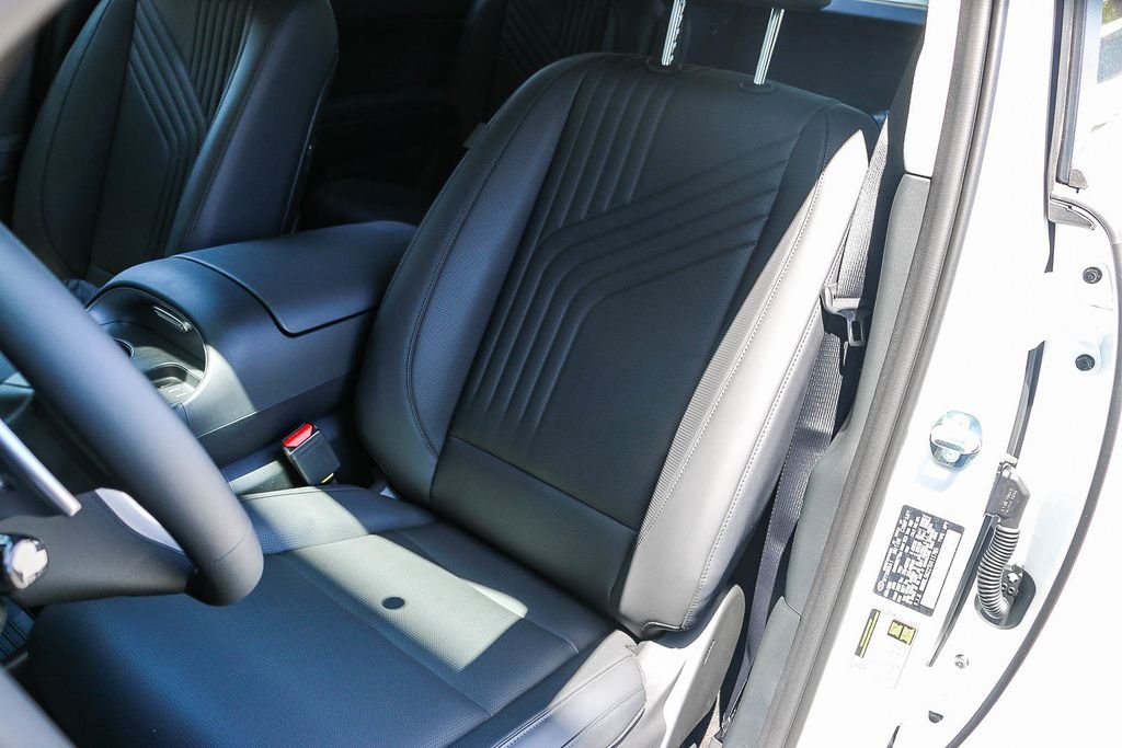New 2026 White Hyundai SEL image 21