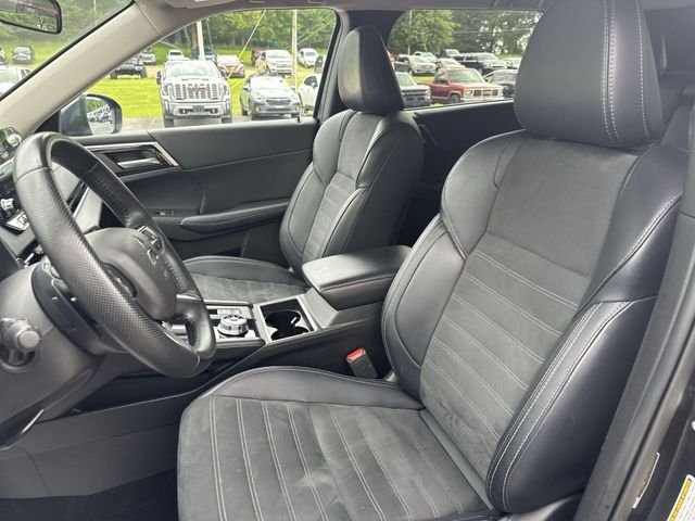 Used 2024 Graphite Gray Mitsubishi SE image 15