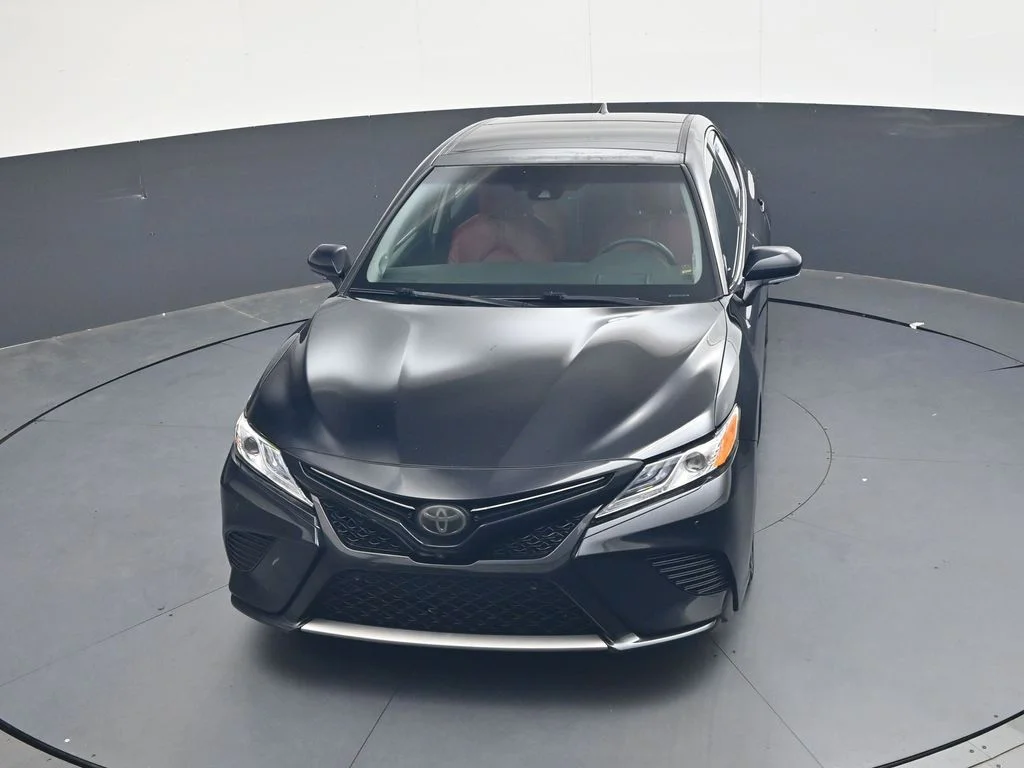 Used 2018 Midnight Black Metallic Toyota XSE image 23