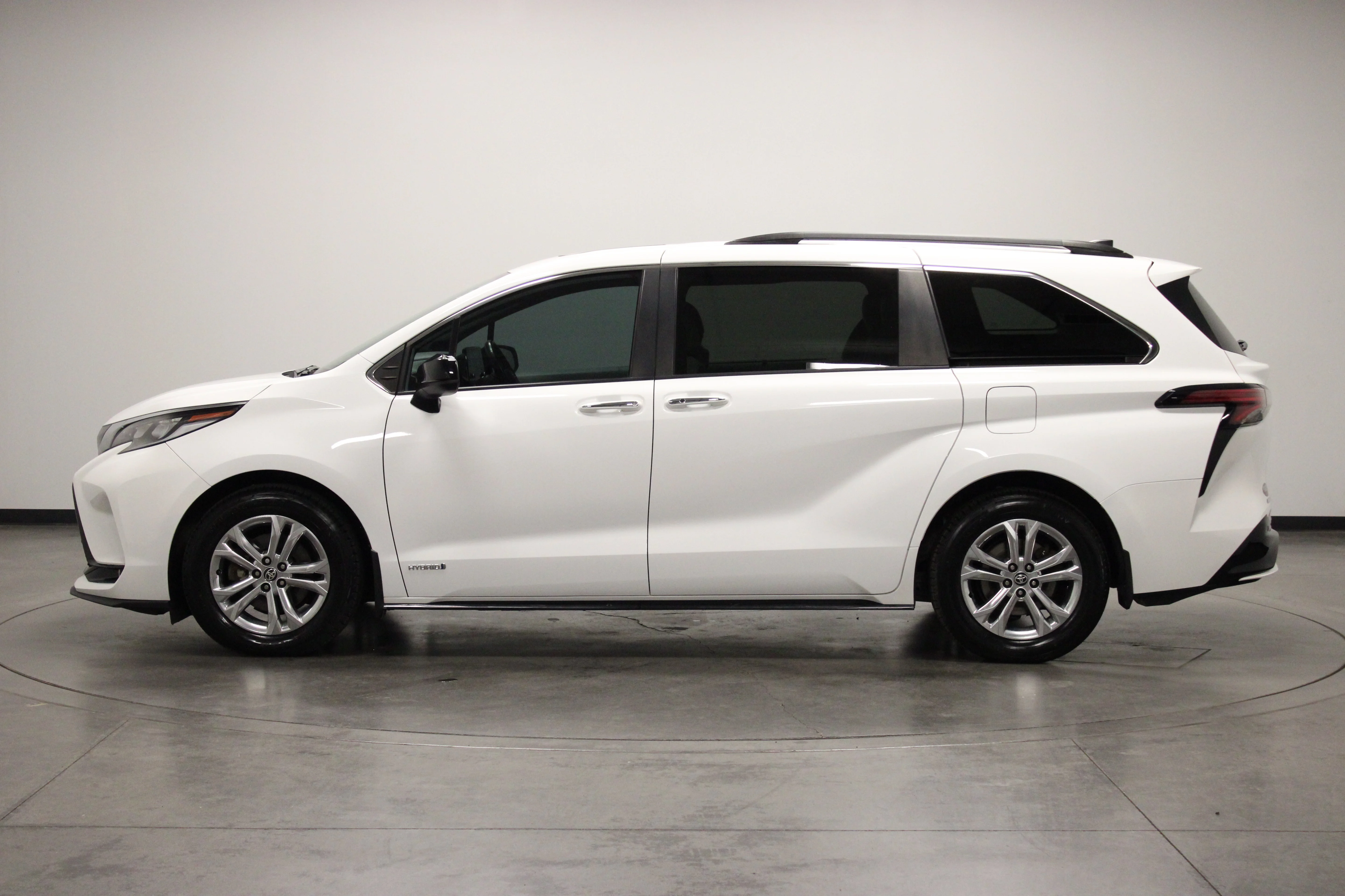 Used 2021 White Toyota XSE image 5