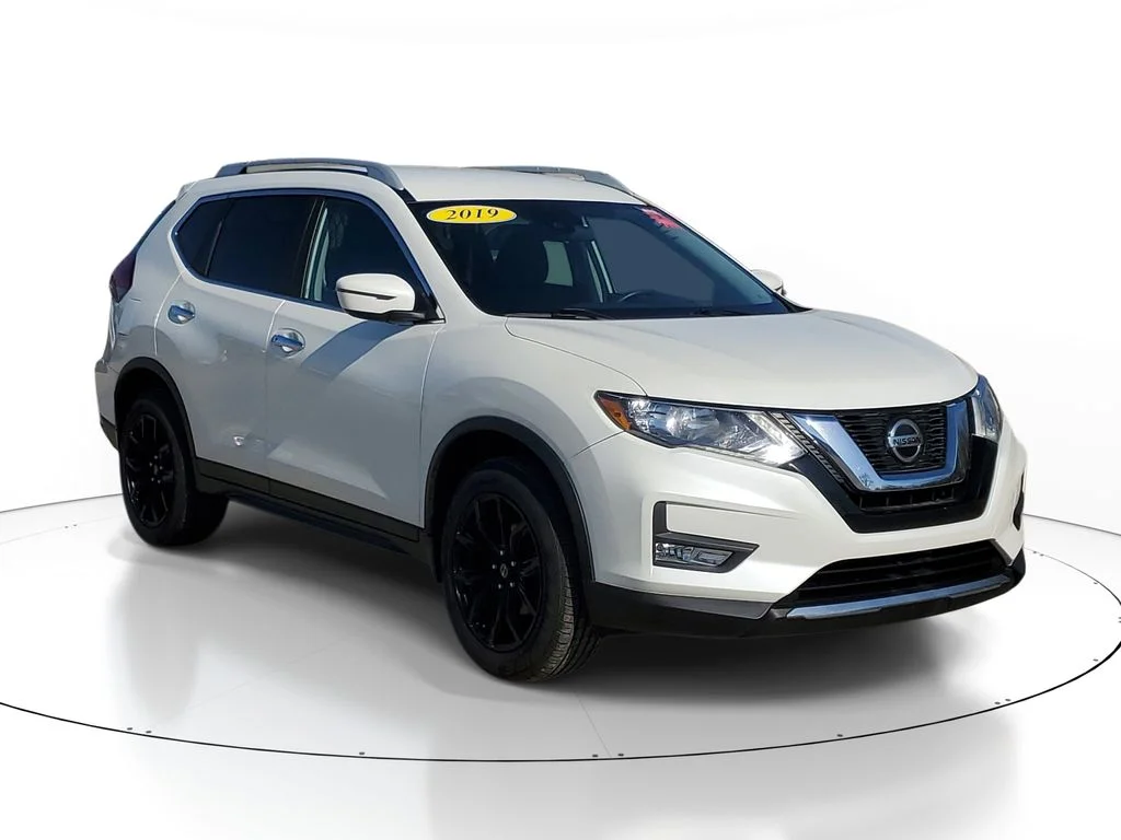 Used 2019 Nissan Rogue S with VIN 5N1AT2MV5KC824652 for sale in Clare, MI