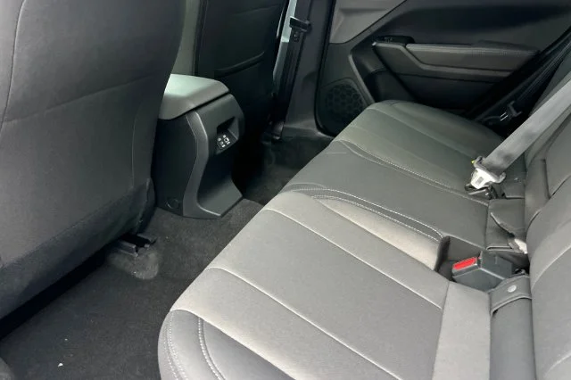 New 2027 CRYSTAL WHITE PEARL Subaru Premium image 9