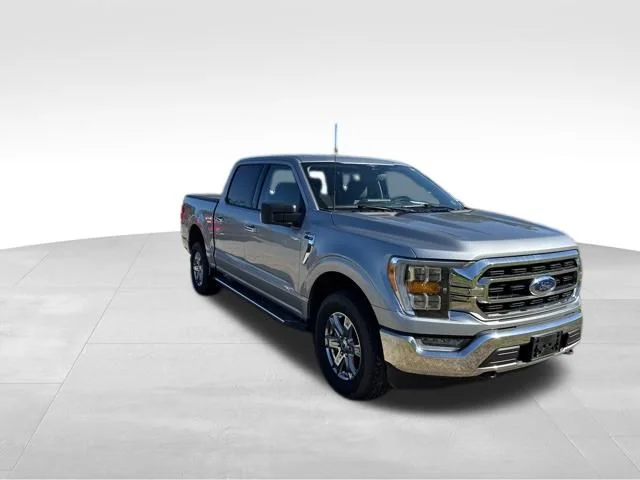 Used 2023 Silver Ford XLT image 4