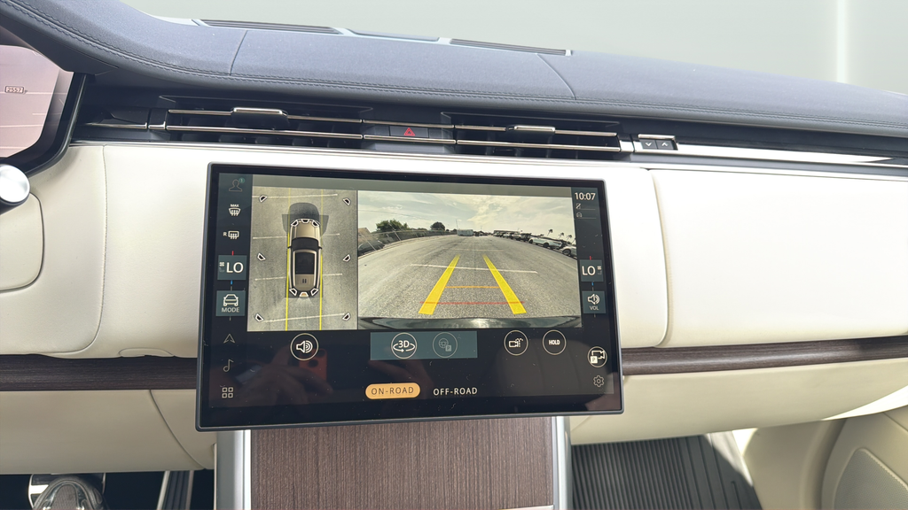 New 2026 Santorini Black Land Rover SE image 23