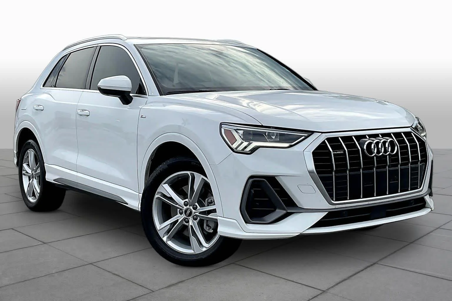 Used 2024  Audi S line Premium Plus image 3