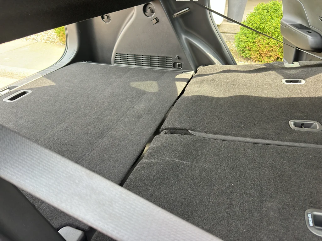 Used 2025 Cyber Gray Metallic Hyundai SEL image 35