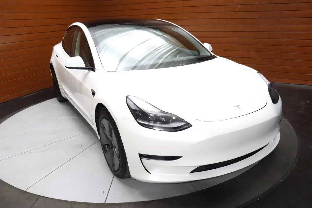 Used 2022 Pearl White Multi-Coat Tesla Long Range image 23