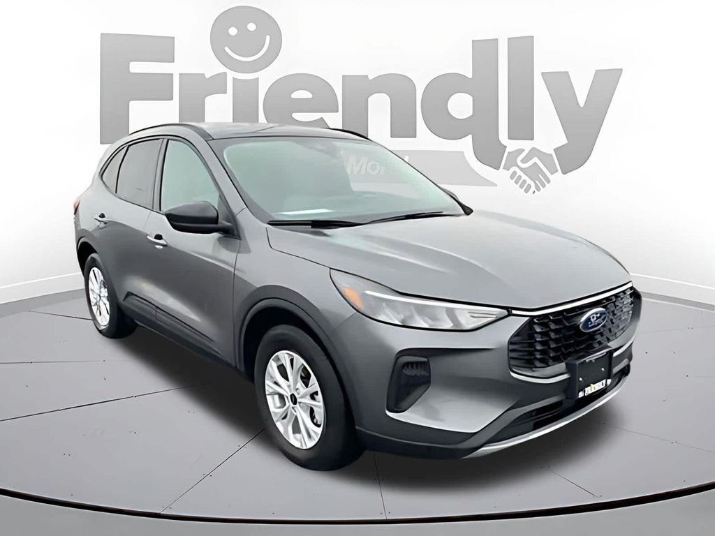Used 2025 Gray Ford Active image 3