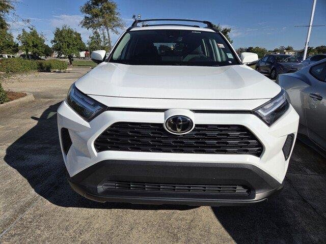 Used 2024 Ice Cap Toyota XLE image 2