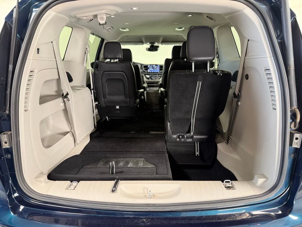 Used 2022 Blue Chrysler Touring L image 23