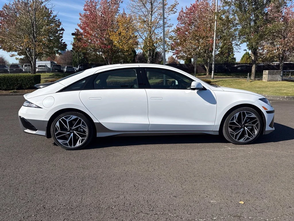 Used 2023 White Hyundai Limited image 8