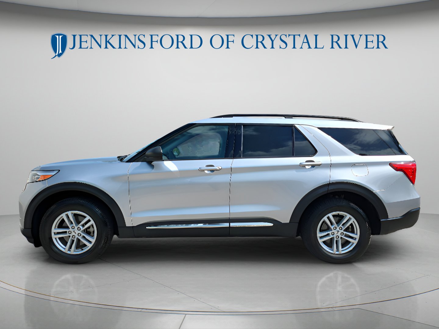 Used 2023 Iconic Silver Metallic Ford XLT image 10