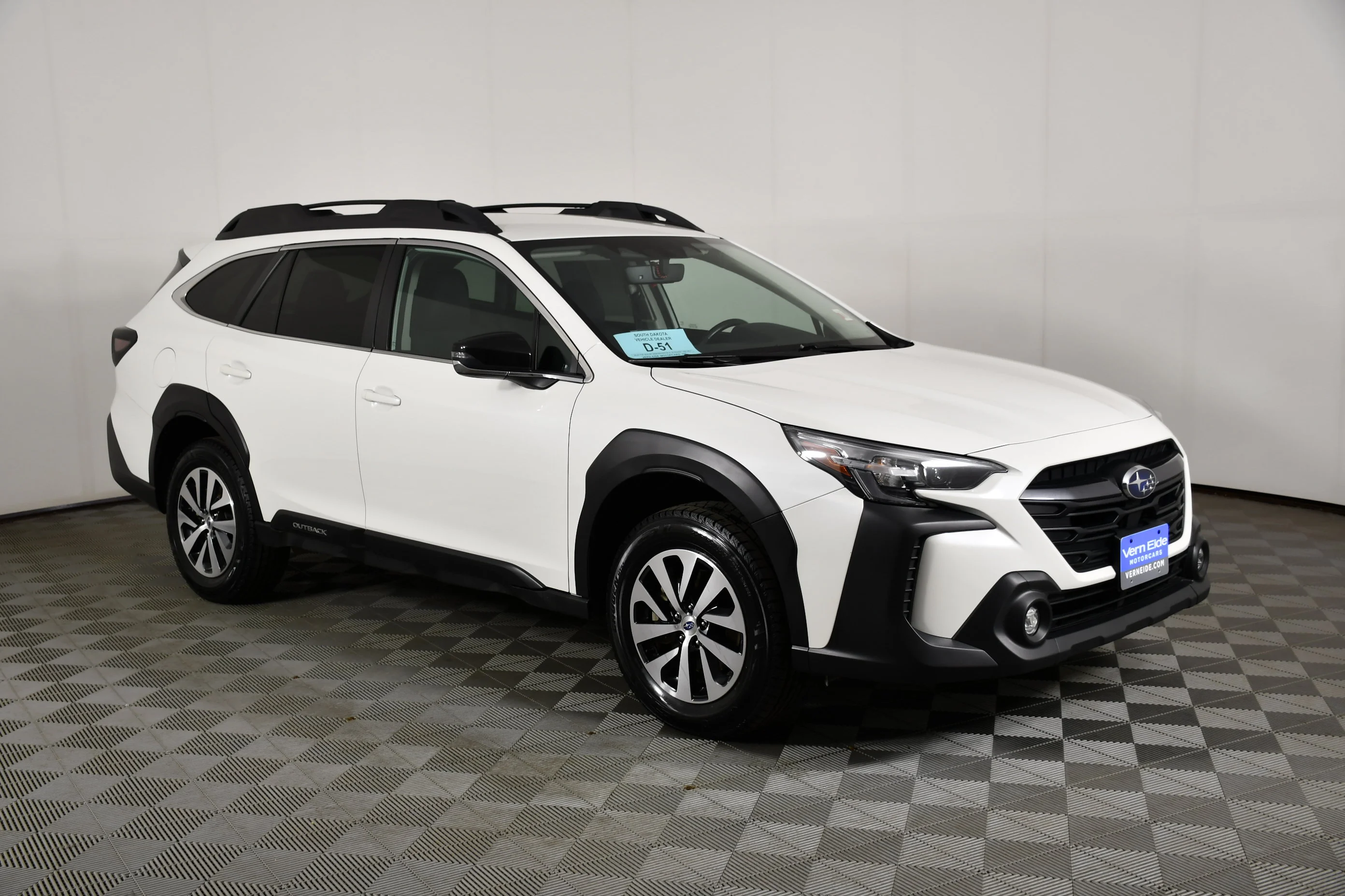 Used 2024 Crystal White Pearl Subaru Premium image 4
