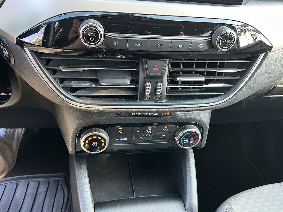 Used 2021 Gray Metallic Ford SE image 16