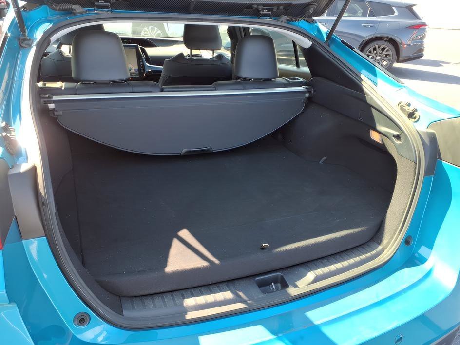 Used 2017 Blue Magnetism Toyota Advanced image 5