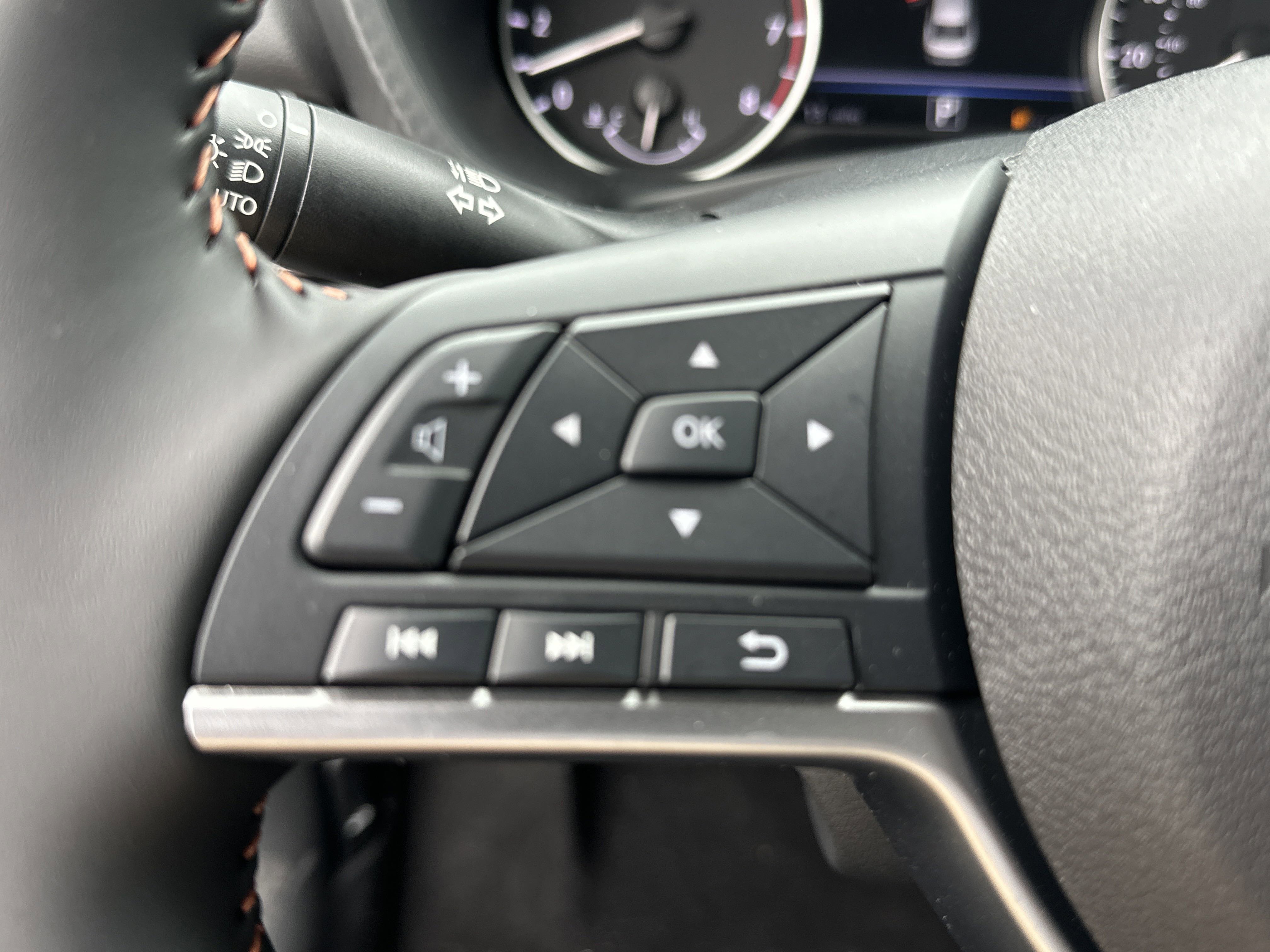 2025 Nissan Sentra SR - Photo 28