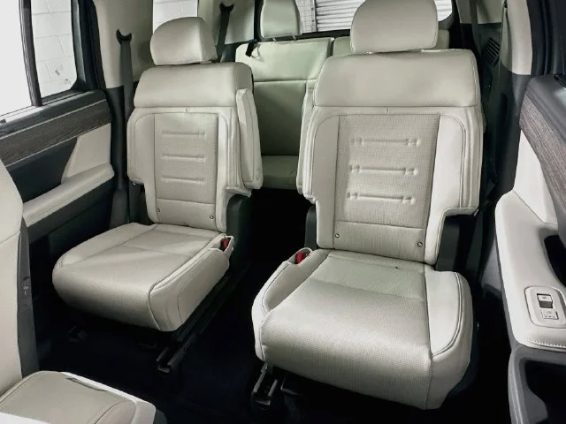 New 2027 Silver Hyundai Calligraphy image 11