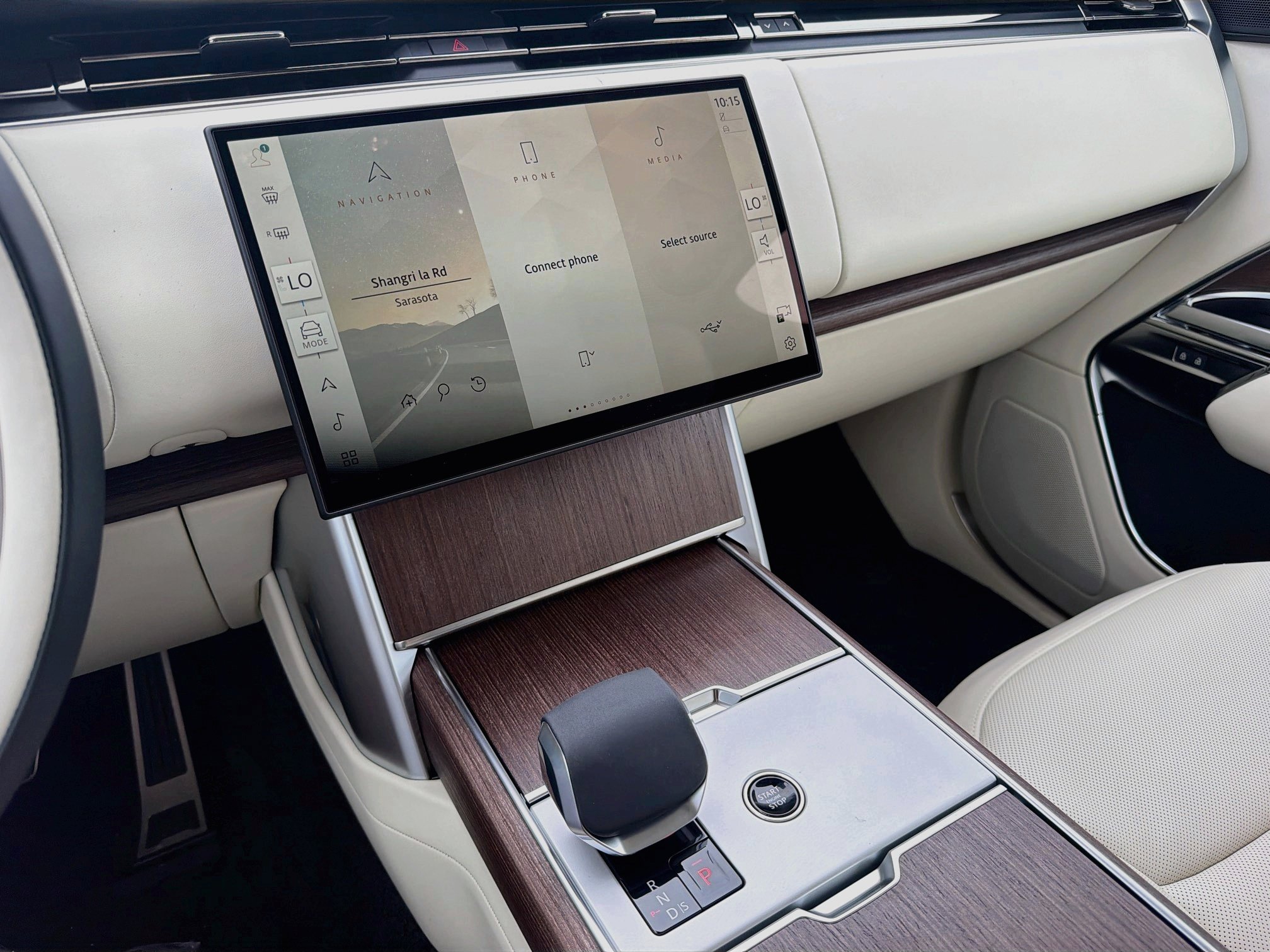 New 2026 Charente Grey Land Rover SE image 29