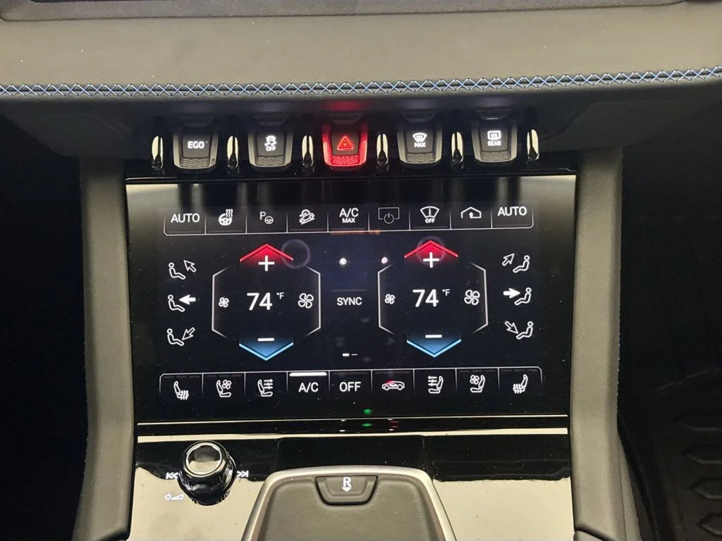 2025 Lamborghini Urus SE - Photo 16