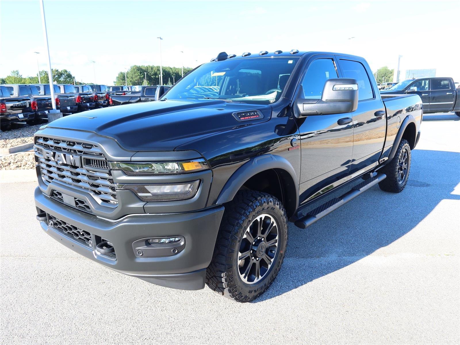 New 2026 Diamond Black Crystal Pearl-Coat Exterior Paint RAM Warlock image 3