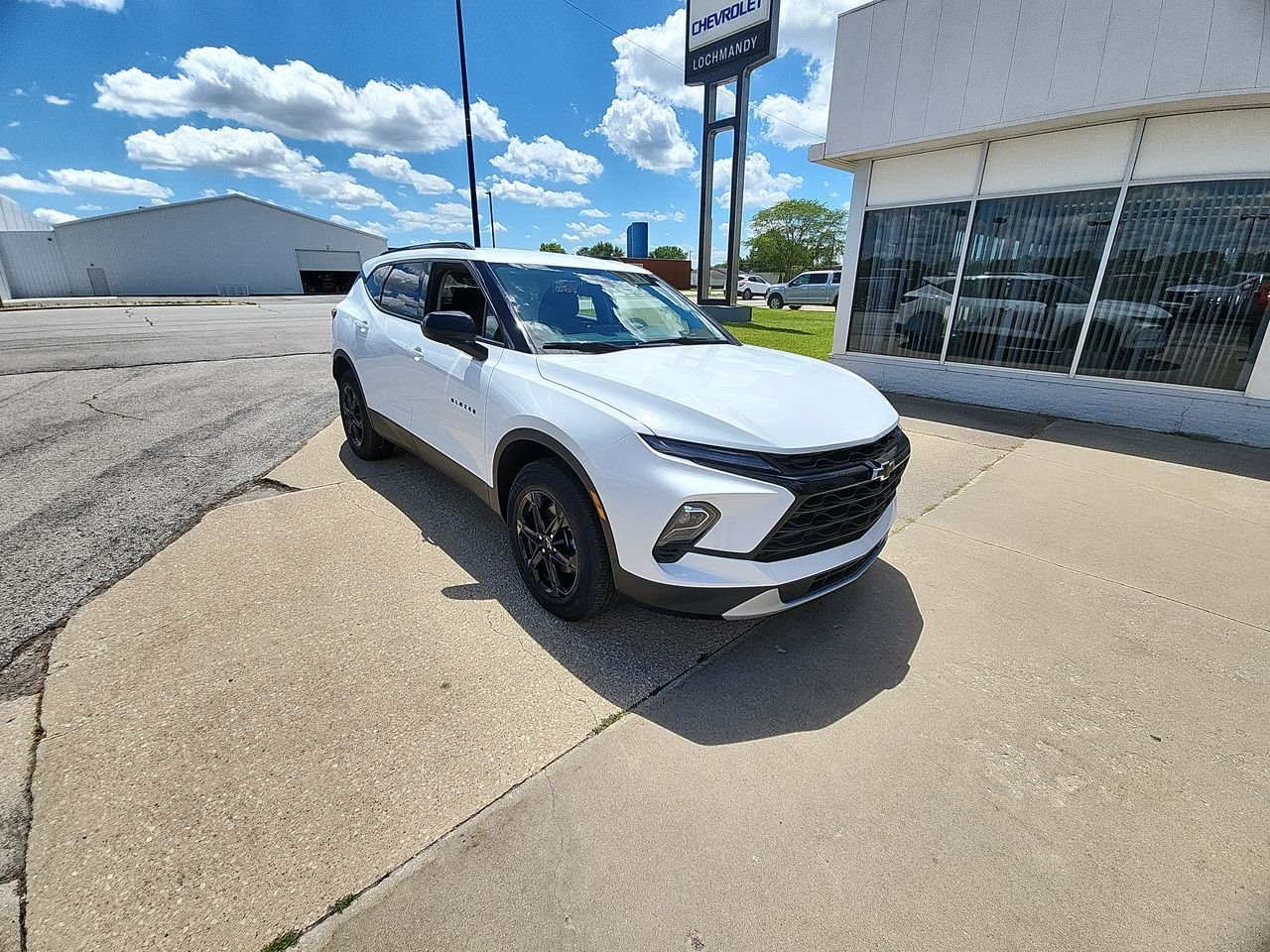New 2026 Summit White Chevrolet 2LT image 2