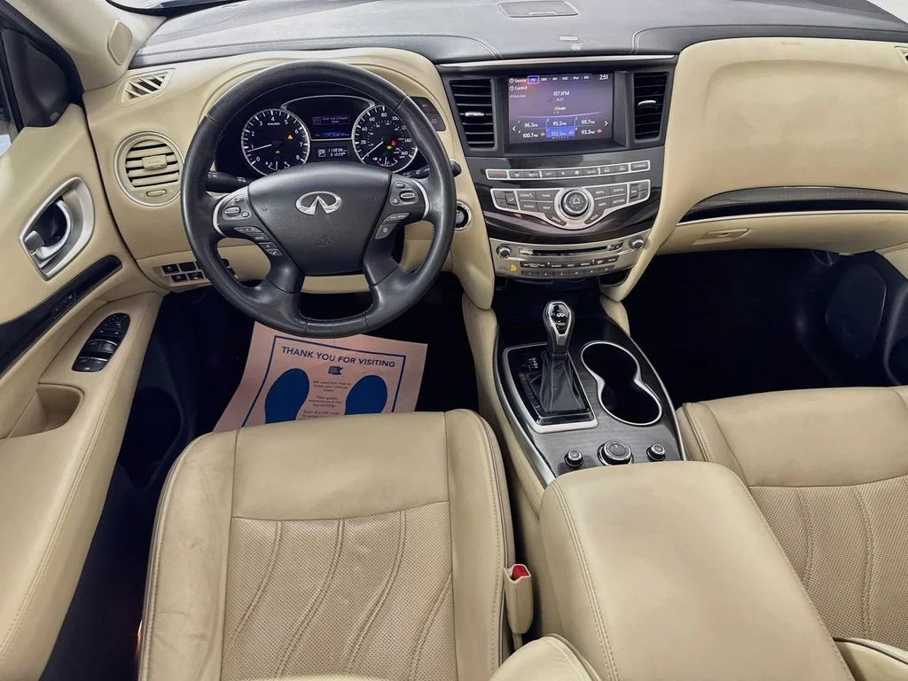 Used 2019 Majestic White INFINITI LUXE image 30