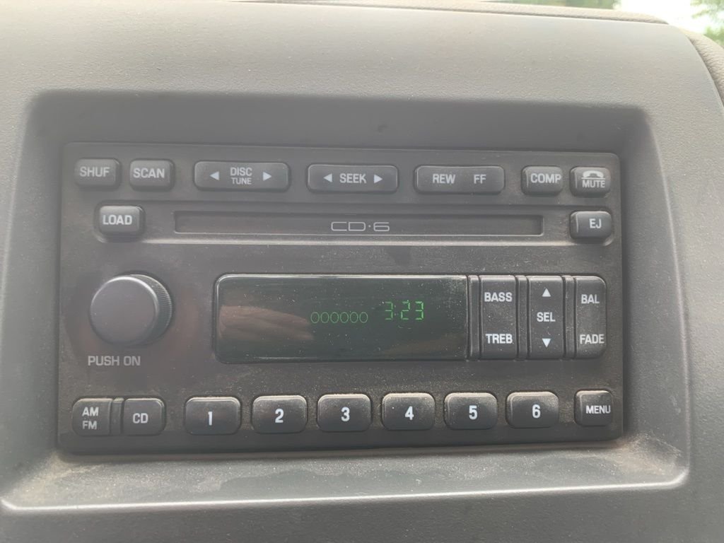 Used 2004 White Ford XLT image 15