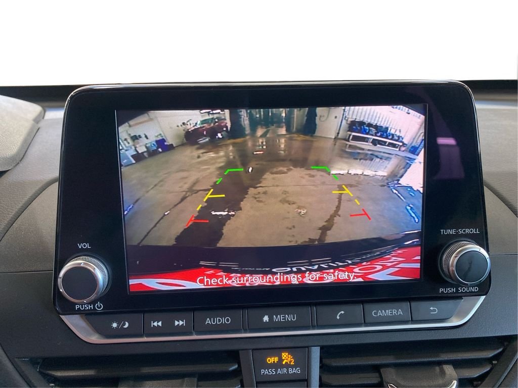 Used 2022 Black Nissan 2.5 SV image 18