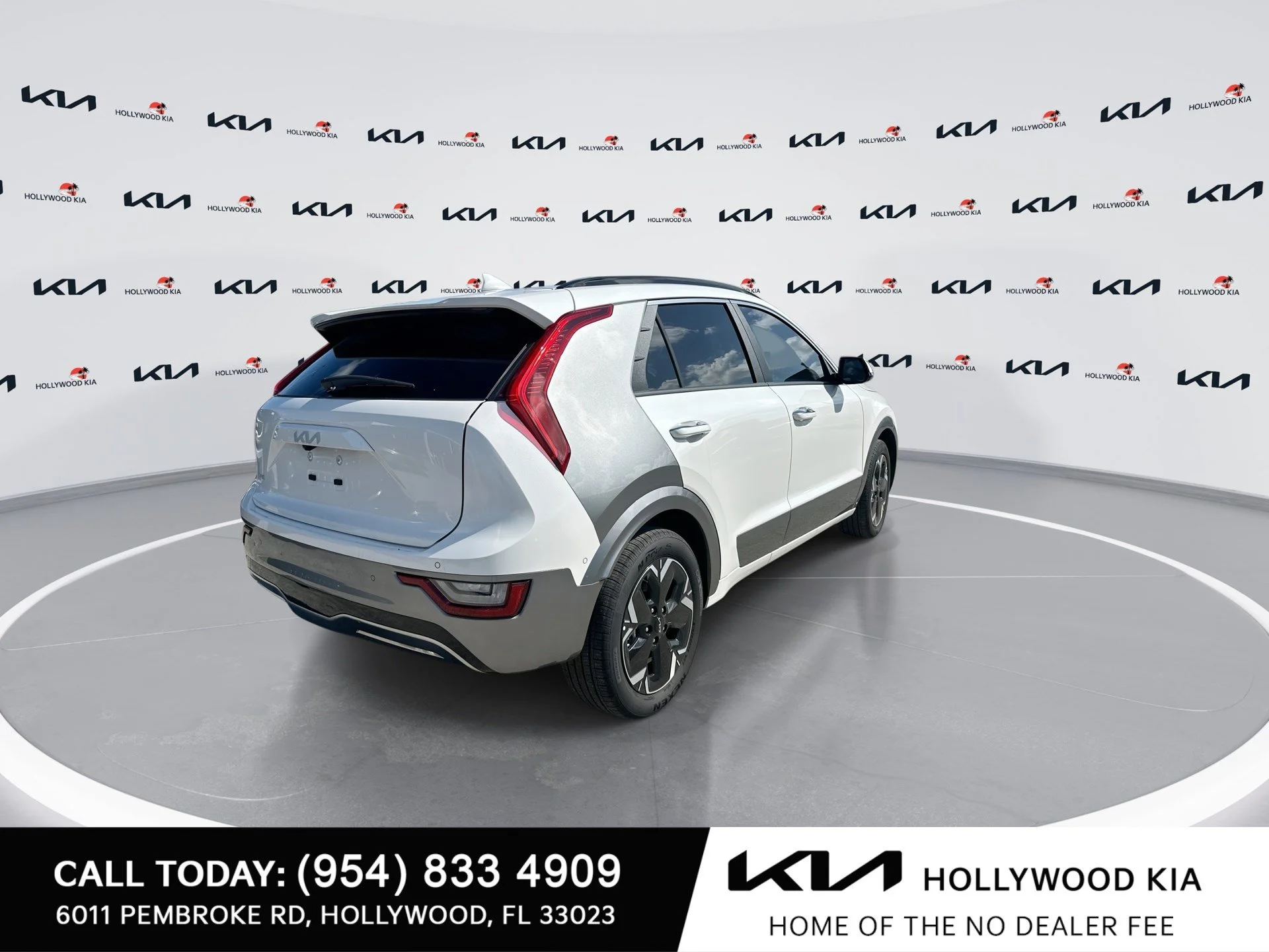 New 2025 Snow White Pearl Kia Wave image 8