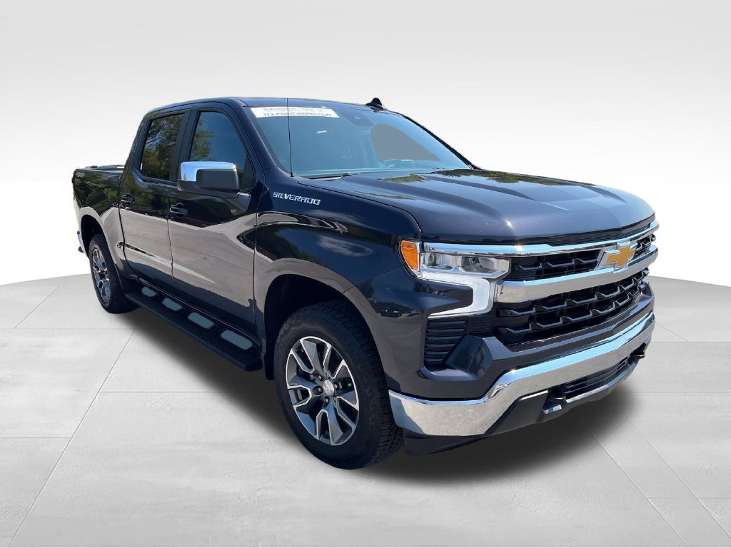 Used 2024 Gray Chevrolet LT image 7