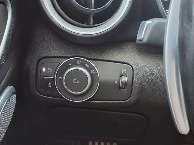 Used 2018  Alfa Romeo  image 14