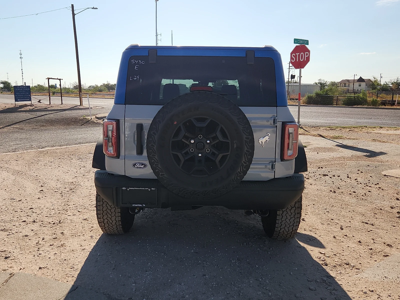 New 2026 Avalanche Gray Ford Badlands image 6