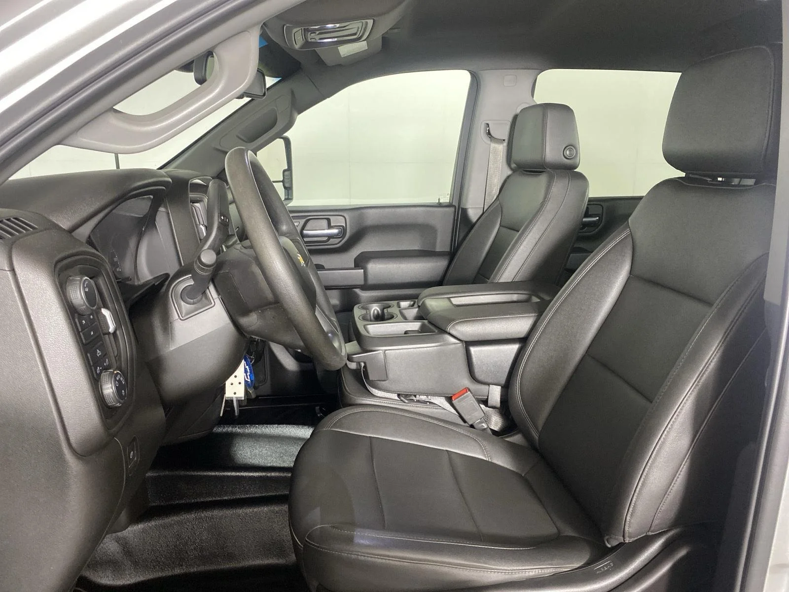 Used 2022 Silver Ice Metallic Chevrolet WT image 10
