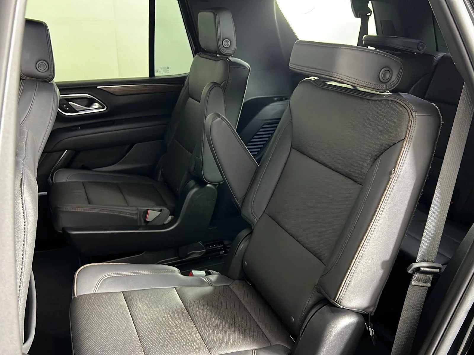 Used 2023 Black Chevrolet High Country image 4