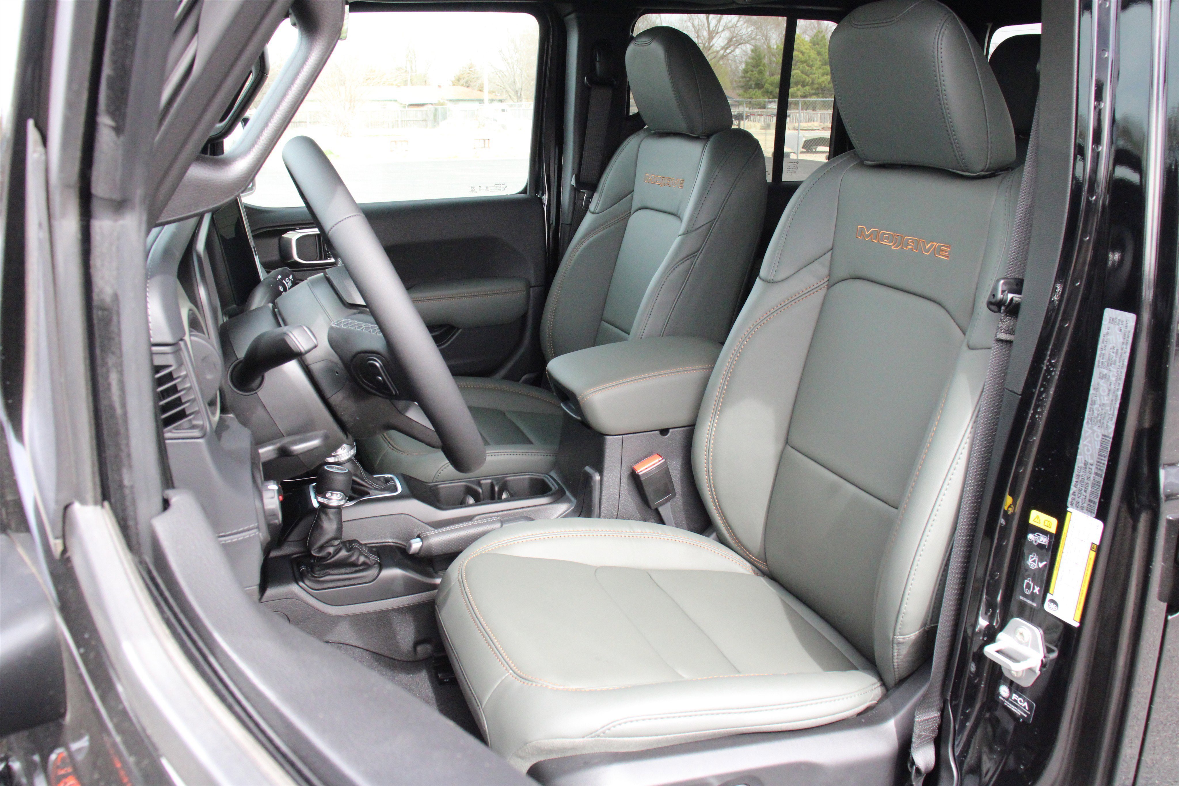 New 2026 Black Clear-Coat Exterior Paint Jeep Mojave X image 5