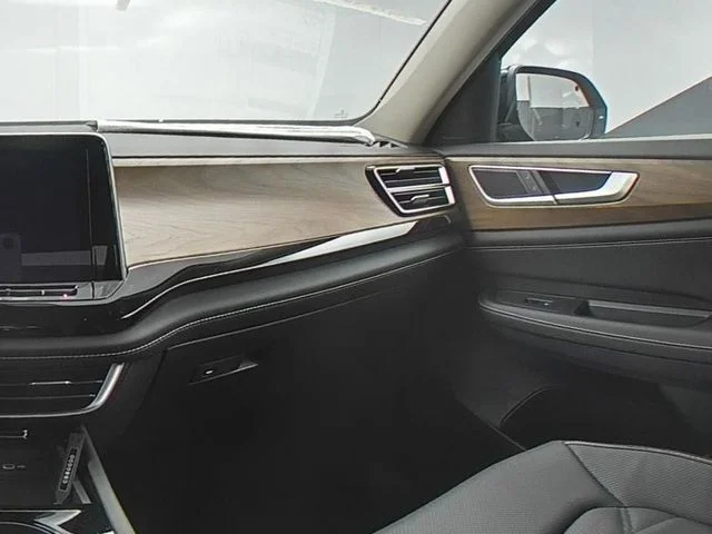 New 2026 Black Volkswagen 2.0T SE w/Technology image 35