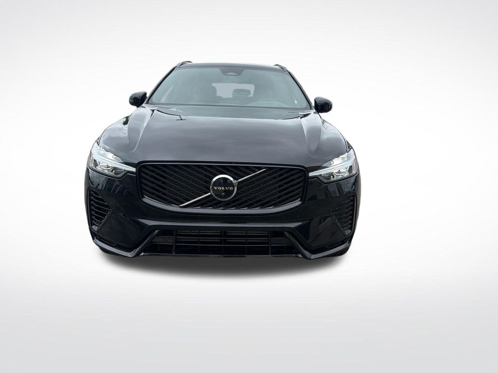 New 2026 Black Volvo T8 Plus image 2
