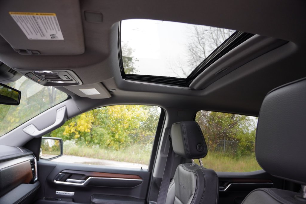 Used 2024 White GMC Denali image 6