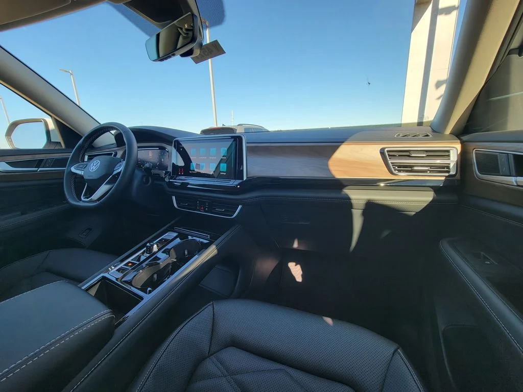New 2026 White Volkswagen 2.0T SE w/Technology image 14