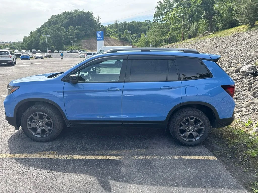 Used 2024 Blue Honda TrailSport image 4