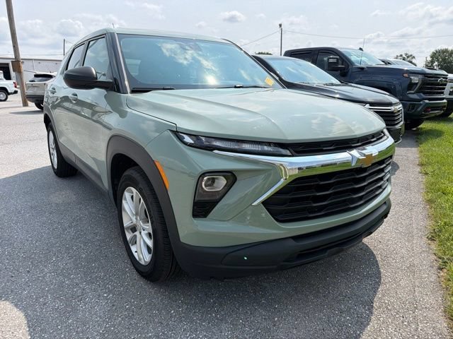 Used 2025 Green Chevrolet LS image 1