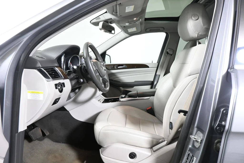 Used 2013 Gray Mercedes-Benz ML 350 image 3