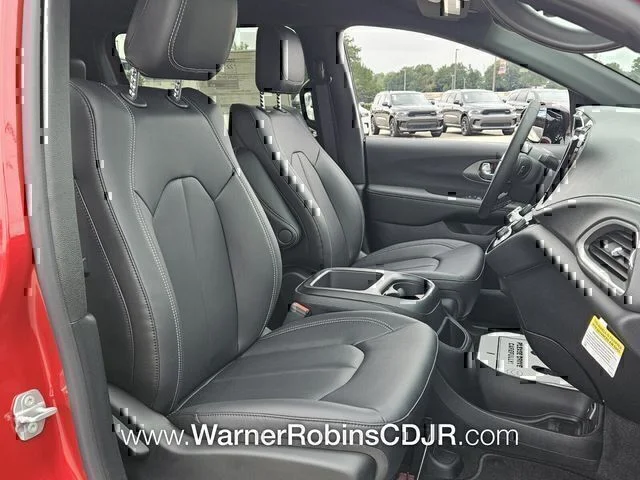 2026 Chrysler Pacifica Select - Photo 18