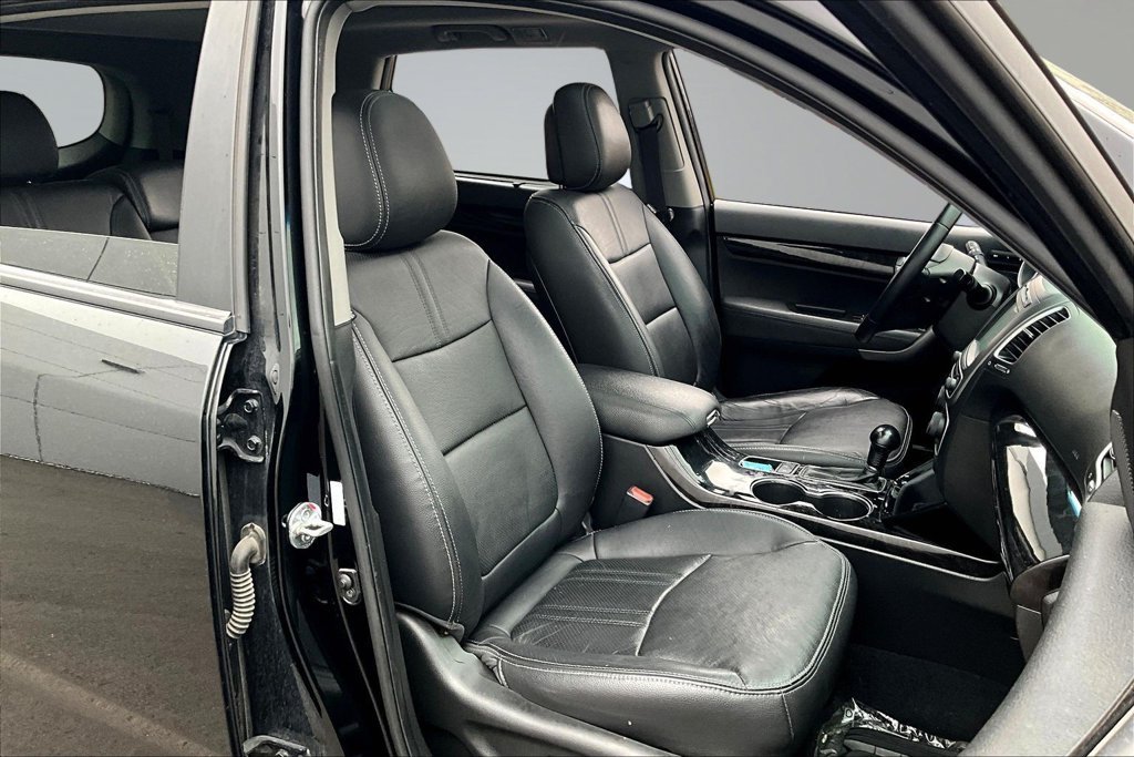 Used 2014 Black Kia EX image 30