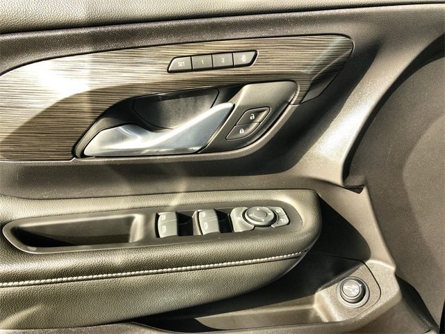 2024 Gmc Terrain SLT photo 3