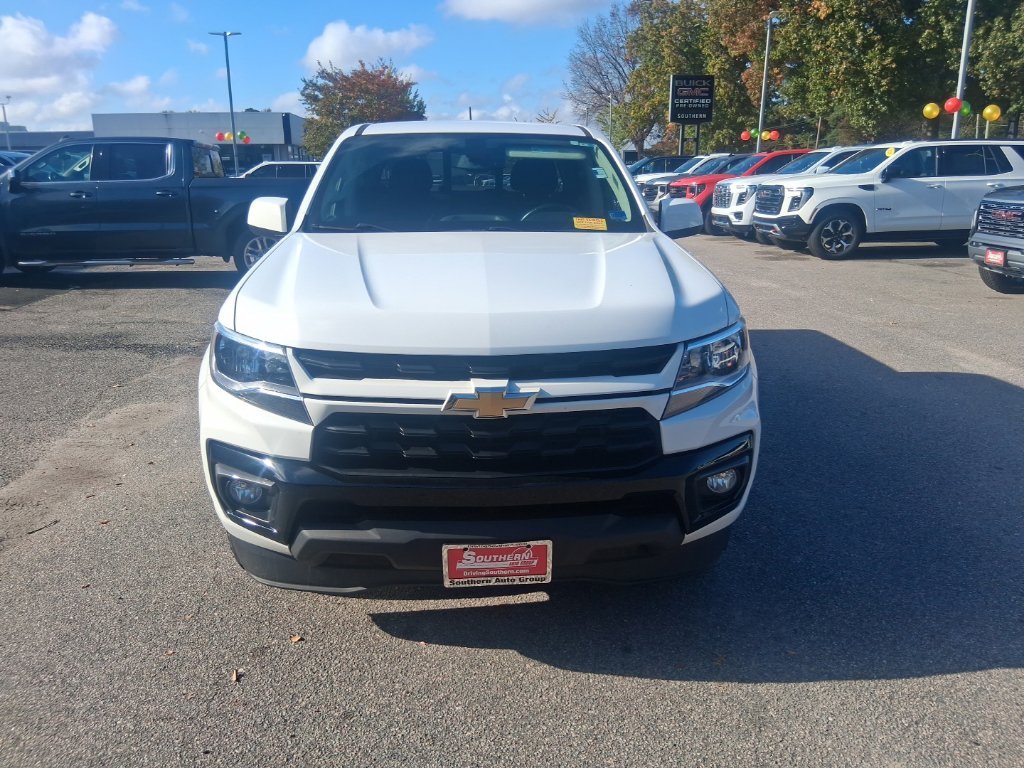Used 2022 White Chevrolet LT image 2