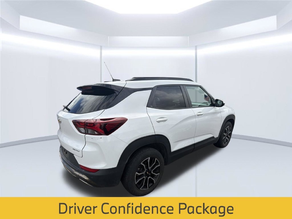 Used 2022 SUMMIT WHITE Chevrolet ACTIV image 6