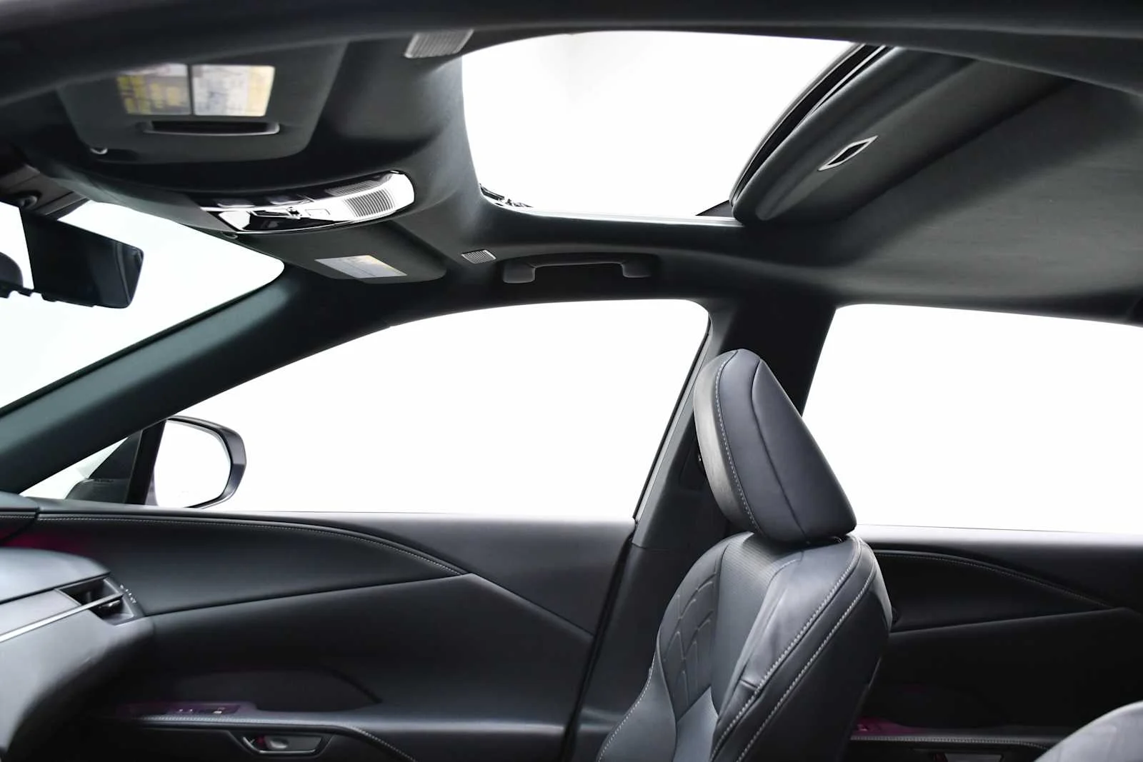 2025 Lexus RX 350 - Photo 13