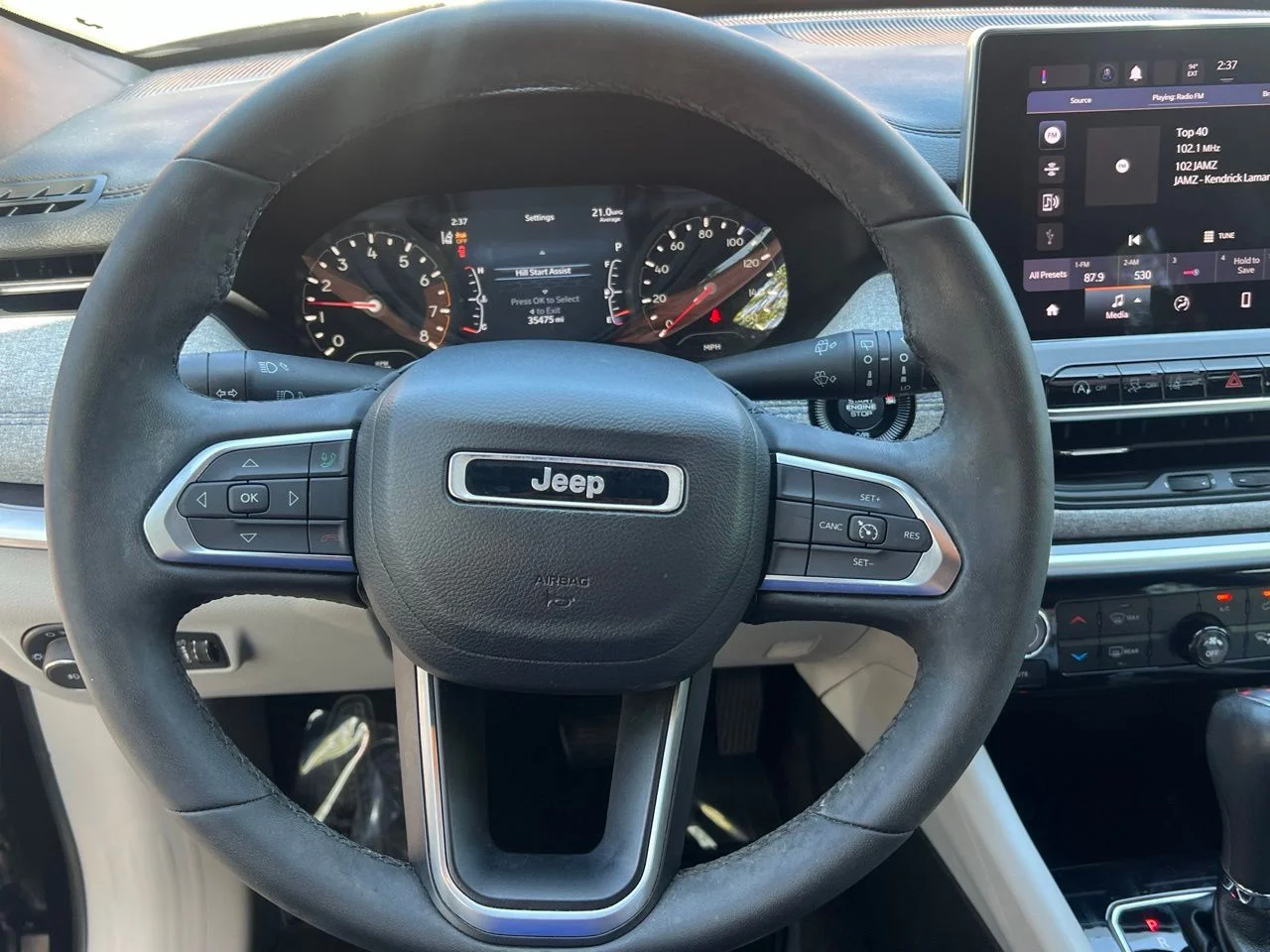Used 2023 Black Jeep Latitude image 31