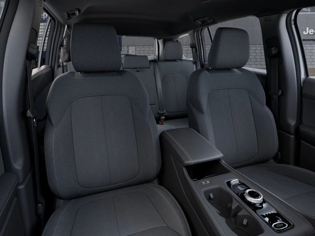 New 2026 Bright White Clear-Coat Exterior Paint Jeep Laredo image 16